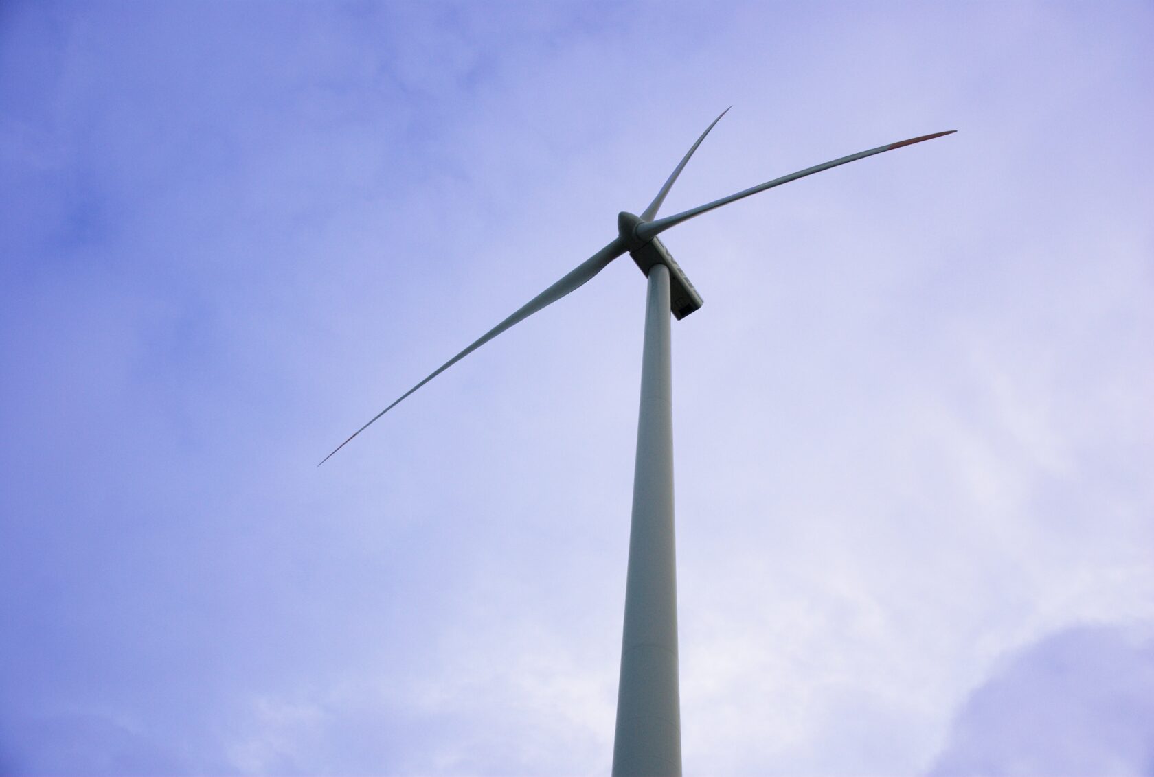 In Deutschland entsteht das größte Windrad der Welt - Es wird fast doppelt  so viel Energie wie normale Windräder liefern